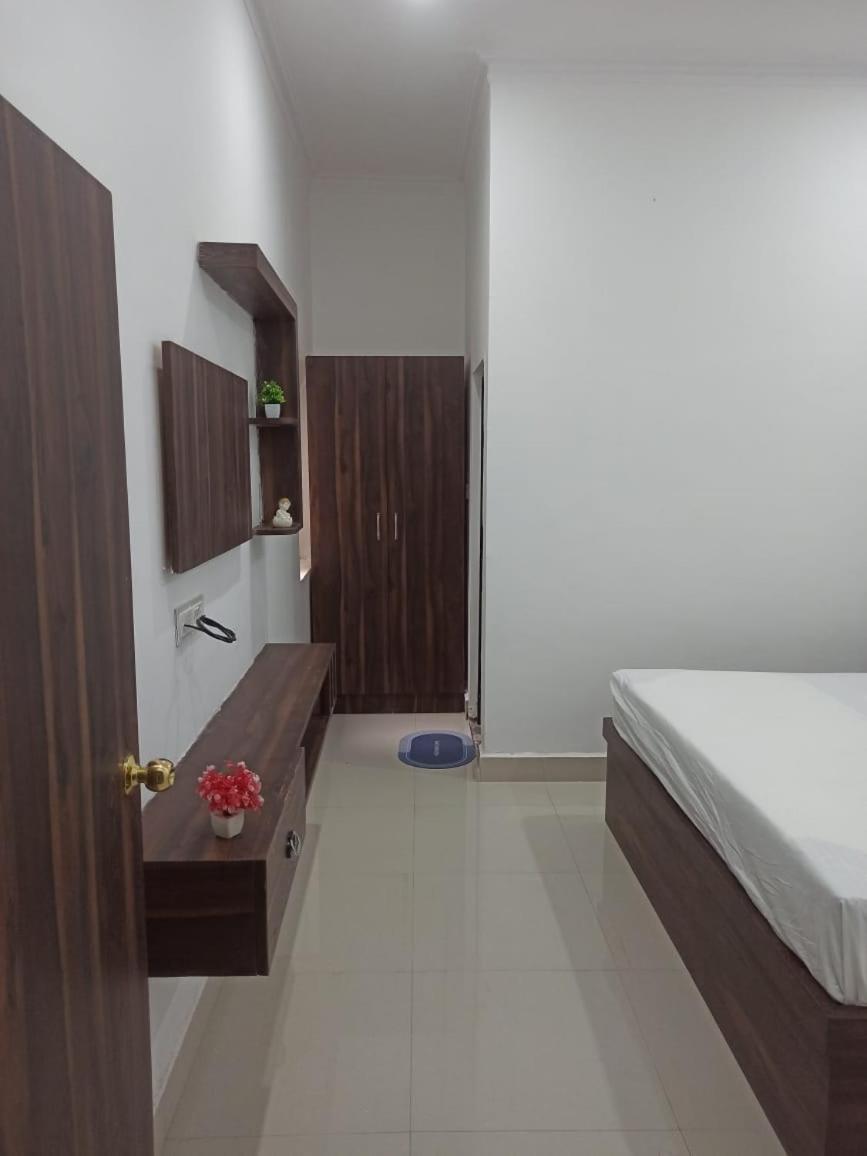 Abhiram Homestay Khajurāho エクステリア 写真