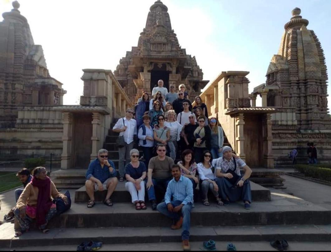 Abhiram Homestay Khajurāho エクステリア 写真